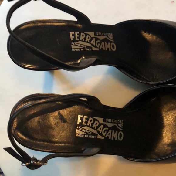 Ferragamo shoes - Picture 3 of 6